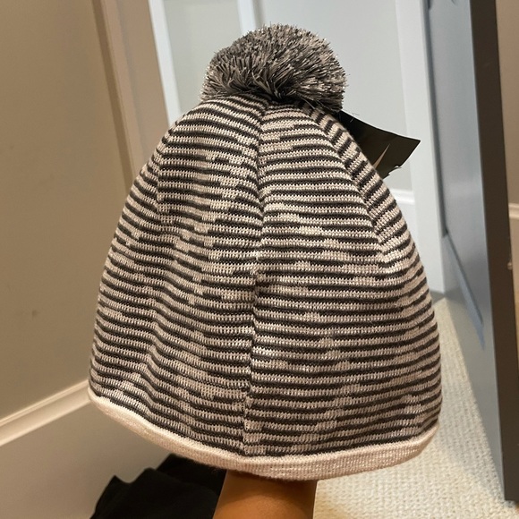 NWT NikeGolf beanie - Picture 2 of 3